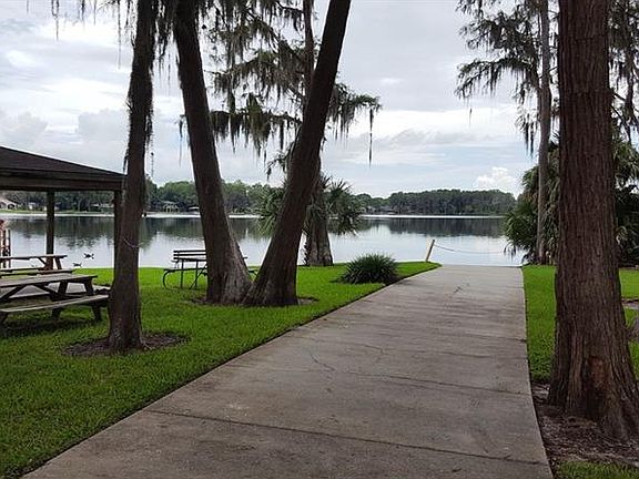 5th image of 16841 Leclare Shores Dr