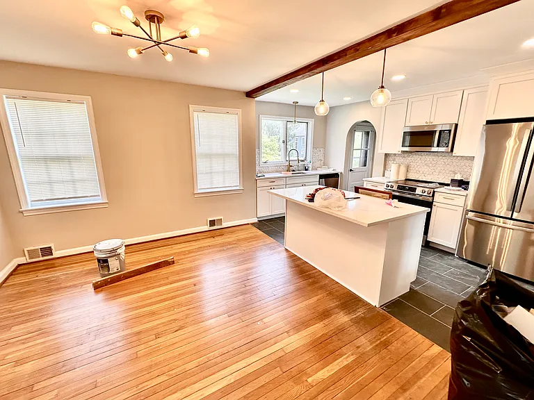 310 Summit Ave — Photo 6