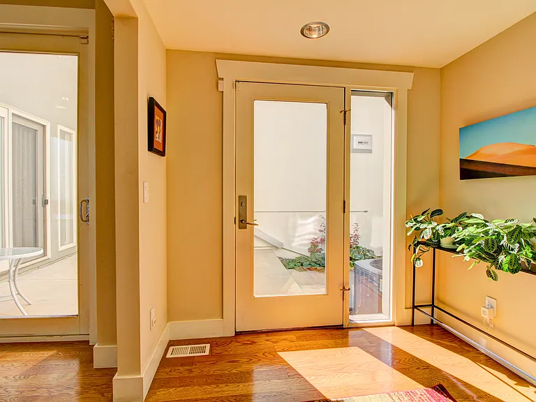 414 N Harrison St — Photo 8