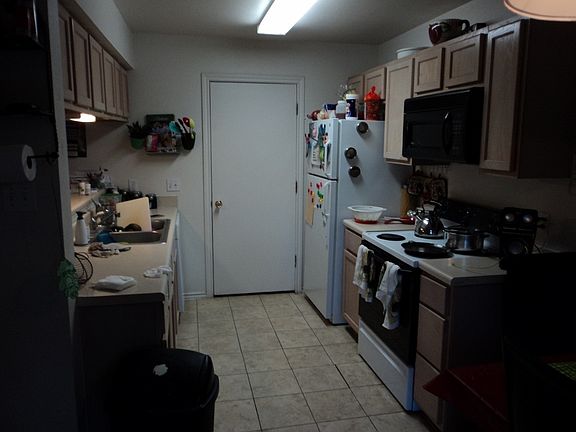 3rd image of 2215C Creekside Ln