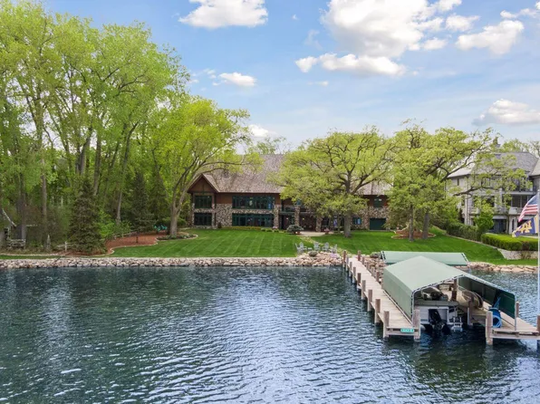 6941 Beach Rd, Eden Prairie, MN 55344