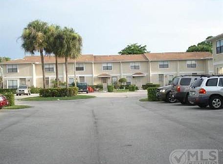 1st image of 781 Hill Dr