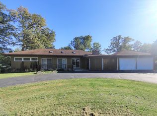 15530 Crystal Acres Dr, Sandwich, IL 60548