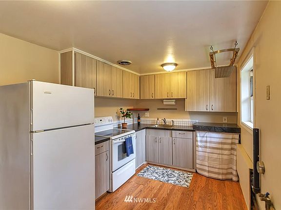 5th image of 22810 55th Ave W