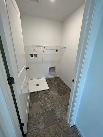 33 Long Bend Dr — Photo 17