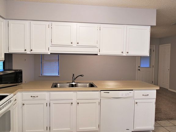 5th image of 1627 Mary Beth Dr