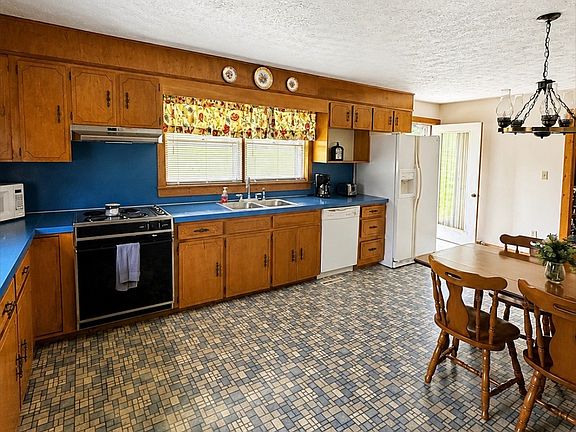 3rd image of 10813 Troutdale Hwy