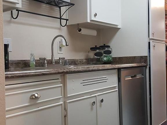 4th image of 304 Tradewinds Dr APT 9