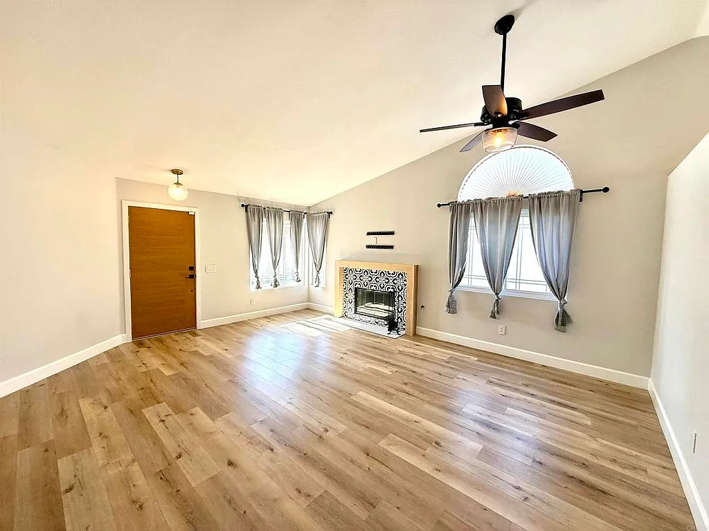 3 bed, 1370 sqft, $3,600 — Photo 3