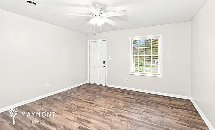 3 bed, 1.0 bath, 1014 sqft, $1,245 — Photo 4