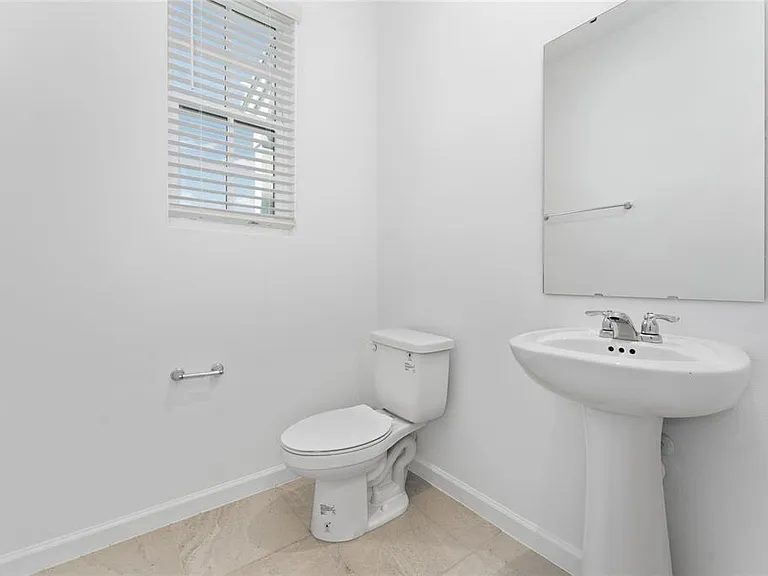 2426 Celebration Blvd — Photo 9