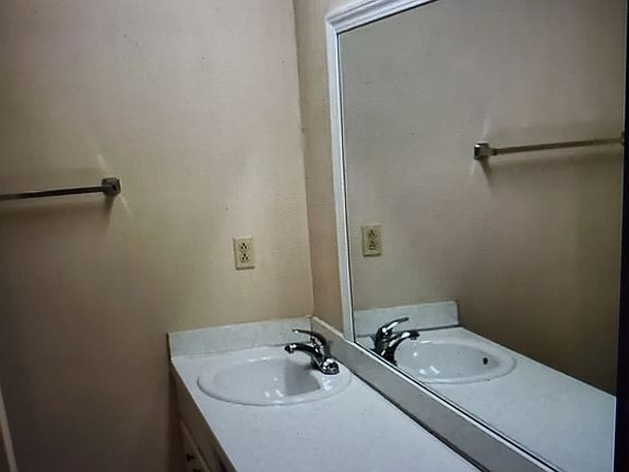 5th image of 212 Clark St #A-111