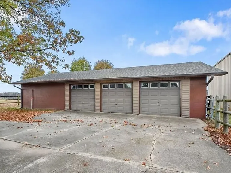 4657 Butterfield Coach Rd — Photo 6
