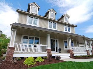 520 Cascade Dr, Chaska, MN 55318