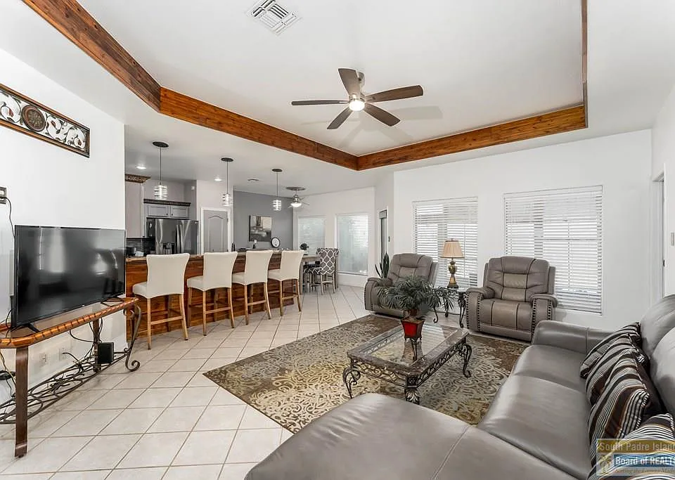 1 Torrey Pines Rd