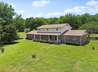 562 W Willis Rd, Tahlequah, OK 74464