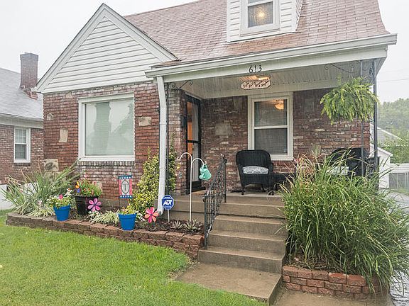 2nd image of 613 Ervay Ave