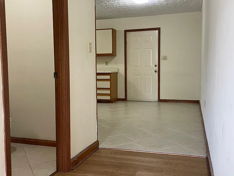 105 Mayflower Rd — Photo 7