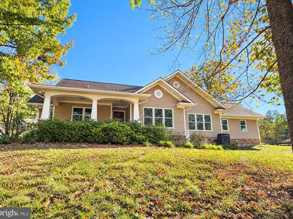 328 Longshot Ln, Rochelle, VA 22738