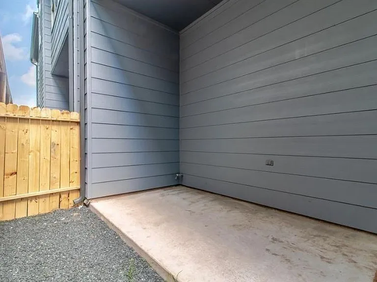 8907 Spring Knoll Forest Dr — Photo 21