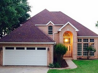 725 Aqua Vista Dr, Granbury, TX 76049