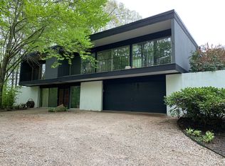 19 Stuart Dr, Bloomfield, CT 06002