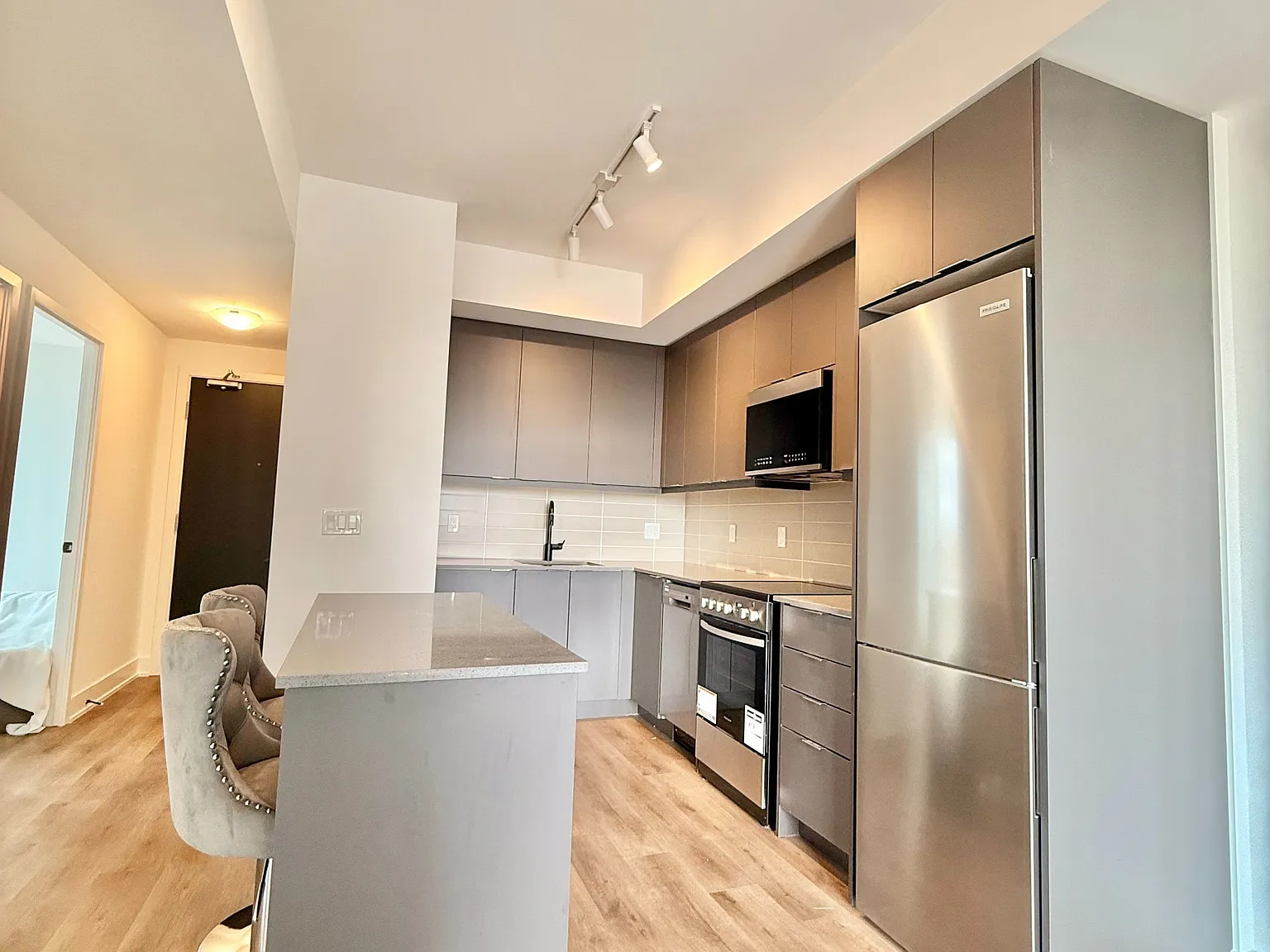 2 bed, $2,450 — Photo 3