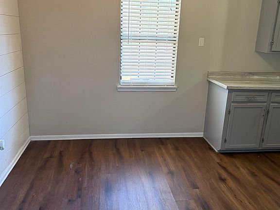 5th image of 625 S 3rd St