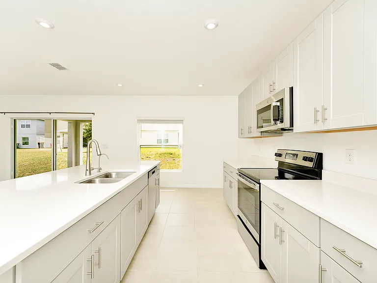 5550 Tranquila Ln — Photo 3