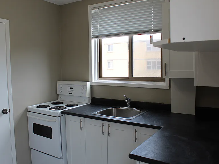 2513 7th St E — Photo 12