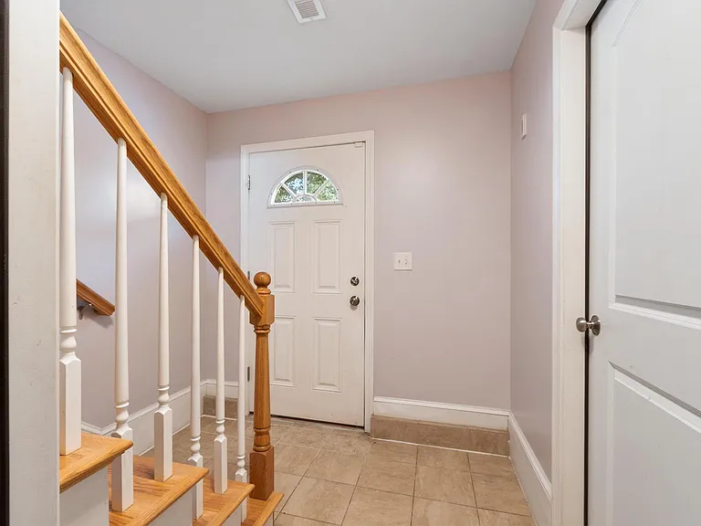 7 Butler Ave #5 — Photo 29