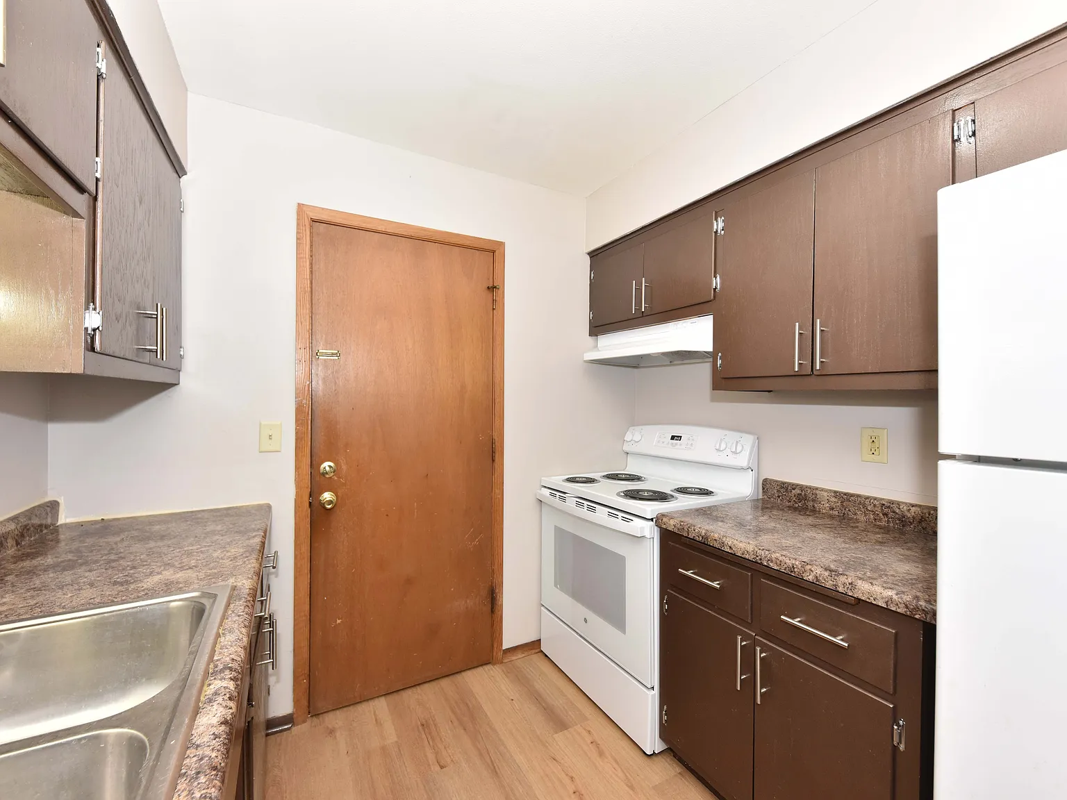 2 bed, 1.5 bath, 1100 sqft, $1,395 — Photo 4