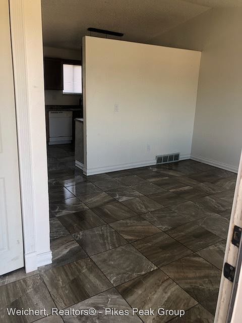 2nd image of 2205 Heathercrest Dr