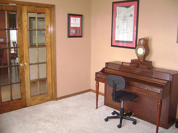 4th image of 1205 Rolling Oaks Ln