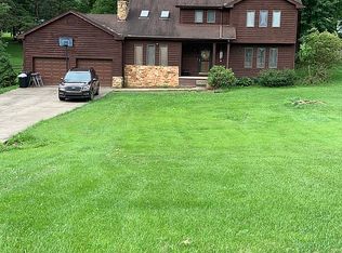 1078 Poplar Heights Rd, Point Pleasant, WV 25550