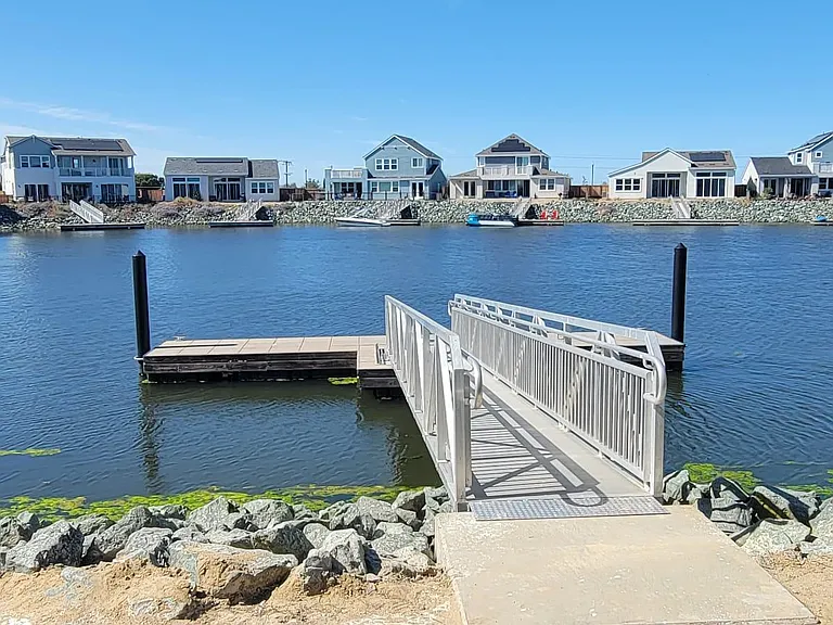 325 Navigators Pl — Photo 24
