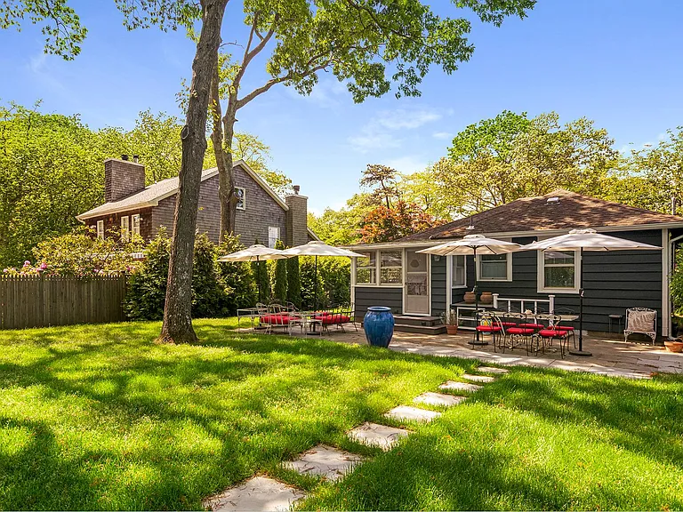 150 Edgemere Dr — Photo 14