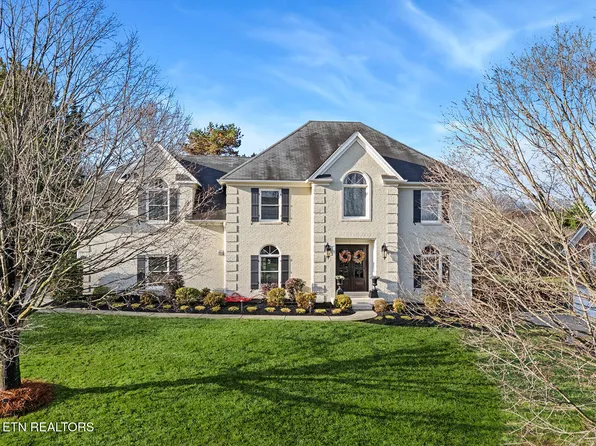 329 Farragut Crossing Dr, Knoxville, TN 37934