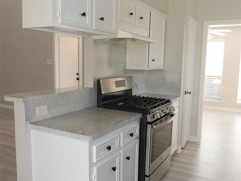 7410 Canasta Ln — Photo 7