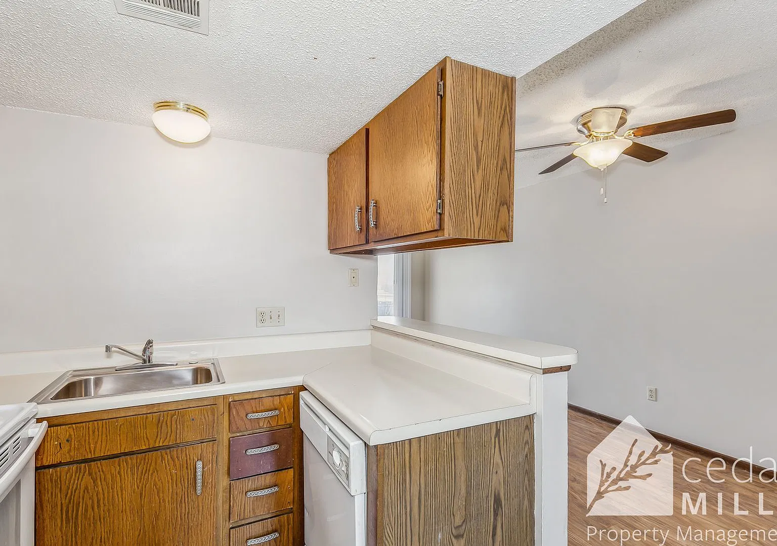 Stone Edge Apartments — Photo 3