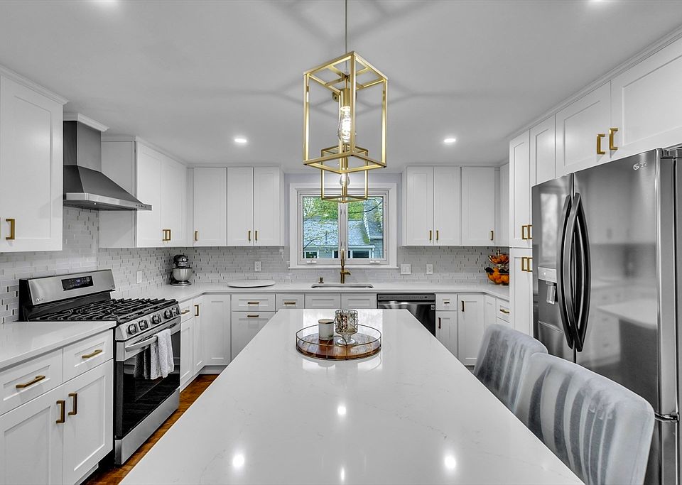 1st image of 7 Corey Rd