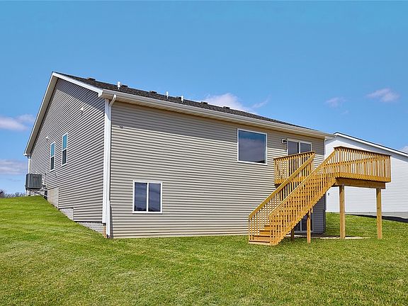 3rd image of 1140 Meadow View Dr