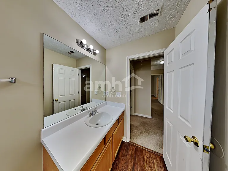 1626 Sparrow Wood Ln SW — Photo 17