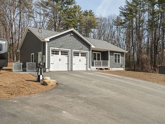 2nd image of 17 Fairgrounds Road