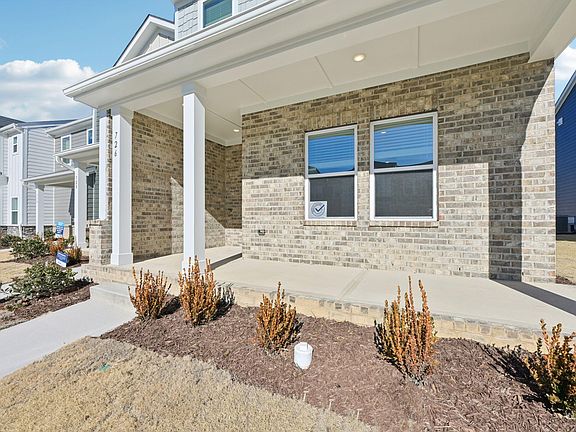 5th image of 726 Chandler Stone Dr