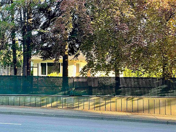 5th image of 2000 Austin Ave