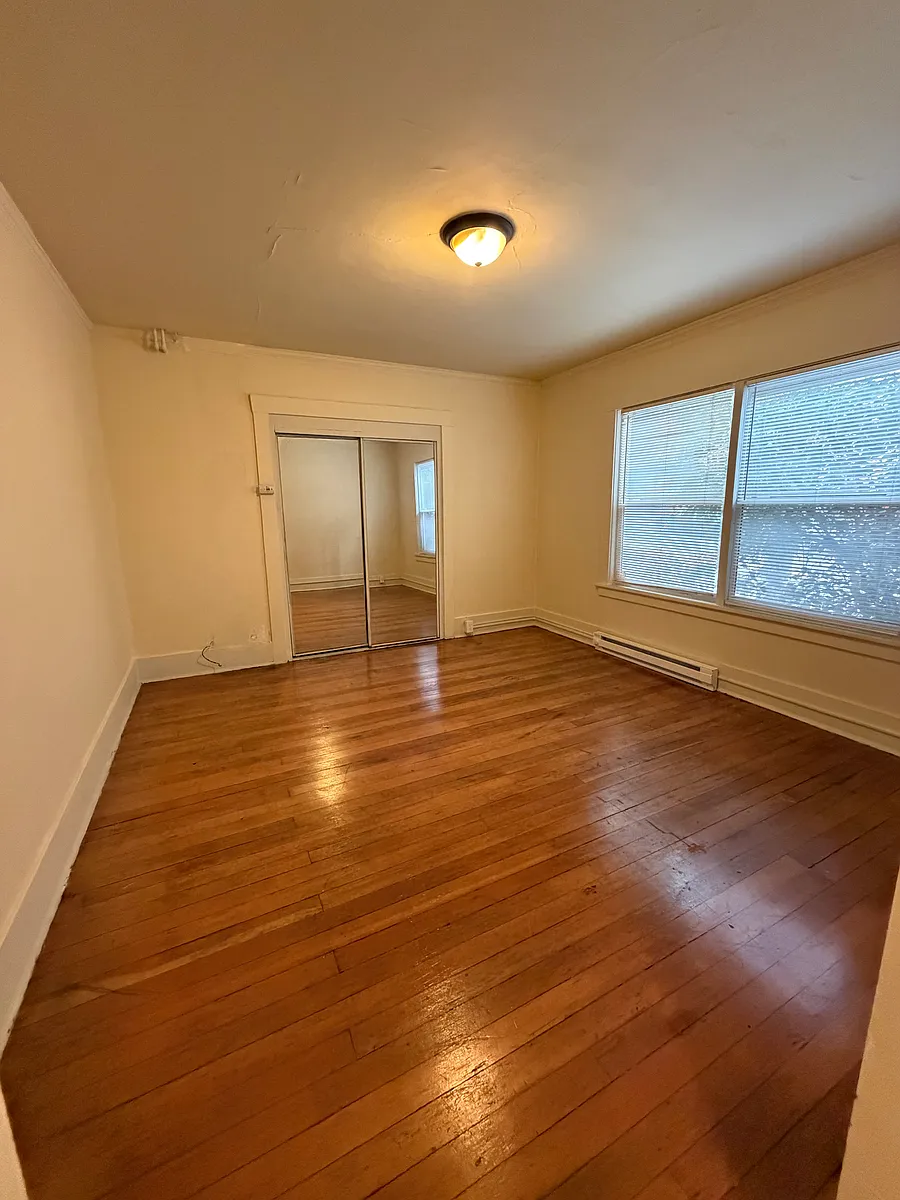 Building Photo - 1356 E Olive Way #101