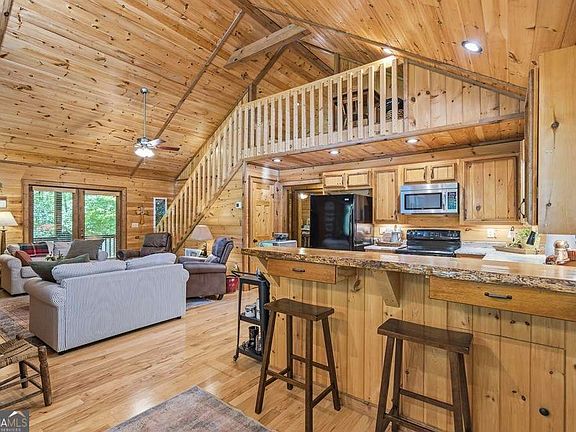 3rd image of 284 The Woods Rd #33