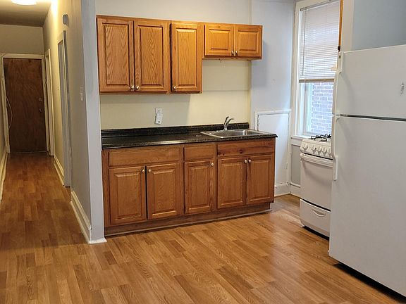 2nd image of 5239 Oxford Ave Floor 2
