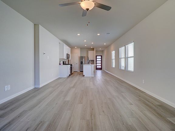 5th image of 4104 Zoe Ln